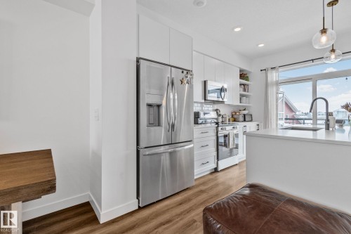 38 100 Jensen Lakes Blvd., St. Albert, AB - Indoor Photo Showing Kitchen