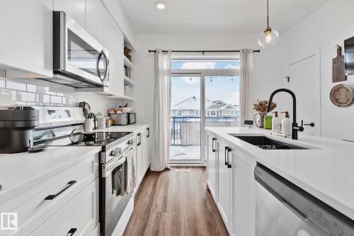38 100 Jensen Lakes Blvd., St. Albert, AB - Indoor Photo Showing Kitchen With Double Sink With Upgraded Kitchen