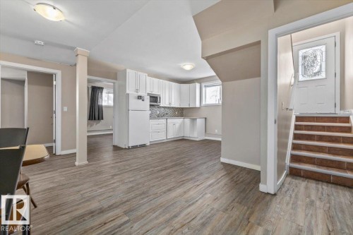 15805 104 Avenue, Edmonton, AB - Indoor