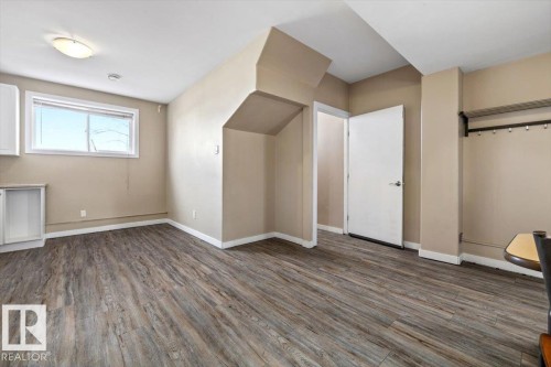 15805 104 Avenue, Edmonton, AB - Indoor Photo Showing Other Room