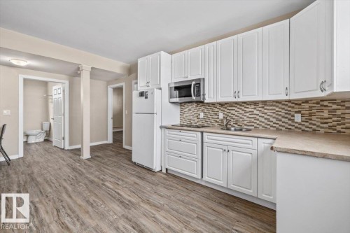 15805 104 Avenue, Edmonton, AB - Indoor Photo Showing Kitchen With Upgraded Kitchen