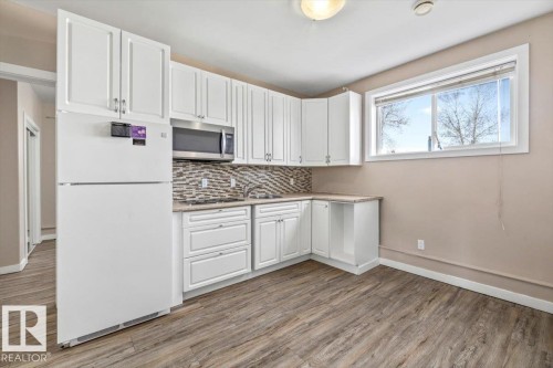 15805 104 Avenue, Edmonton, AB - Indoor Photo Showing Kitchen