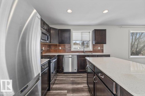 15805 104 Avenue, Edmonton, AB - Indoor Photo Showing Kitchen