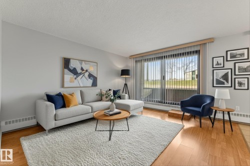 101 51 Brown Street, Stony Plain, AB - Indoor Photo Showing Living Room