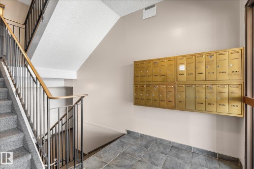 101 51 Brown Street, Stony Plain, AB - Indoor Photo Showing Other Room