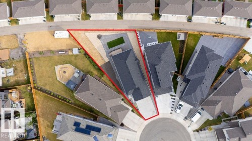 Property situated on a cul-de-sac with a paved driveway and an additional side driveway - 3623 6 Street, Edmonton, AB - 