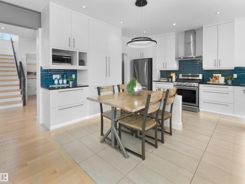 11251 79 Avenue, Edmonton, AB - Indoor