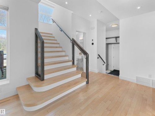 11251 79 Avenue, Edmonton, AB - Indoor Photo Showing Other Room