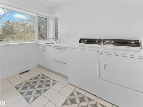 11251 79 Avenue, Edmonton, AB - Indoor Photo Showing Laundry Room