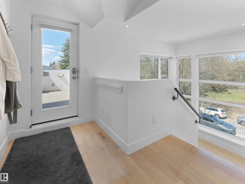 11251 79 Avenue, Edmonton, AB - Indoor Photo Showing Other Room