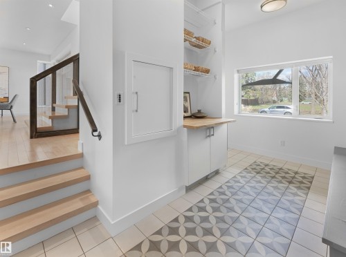 11251 79 Avenue, Edmonton, AB - Indoor Photo Showing Other Room