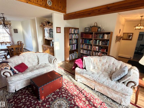10248 109 Avenue, Westlock, AB - Indoor Photo Showing Living Room