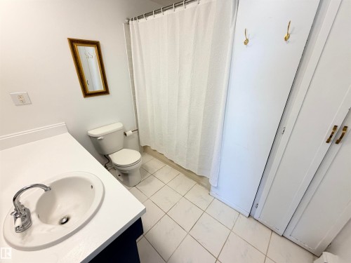 10248 109 Avenue, Westlock, AB - Indoor Photo Showing Bathroom