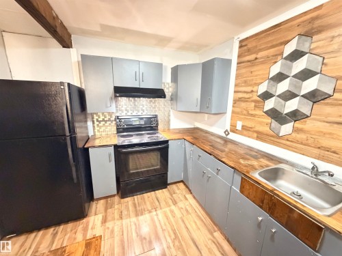 10248 109 Avenue, Westlock, AB - Indoor Photo Showing Kitchen