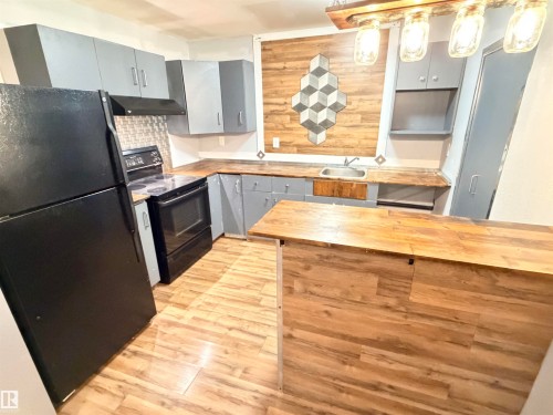 10248 109 Avenue, Westlock, AB - Indoor Photo Showing Kitchen