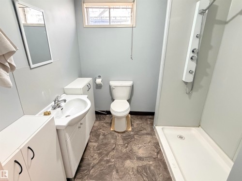 10248 109 Avenue, Westlock, AB - Indoor Photo Showing Bathroom