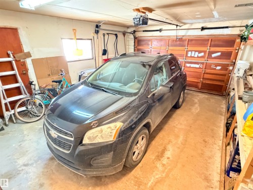 10248 109 Avenue, Westlock, AB - Indoor Photo Showing Garage