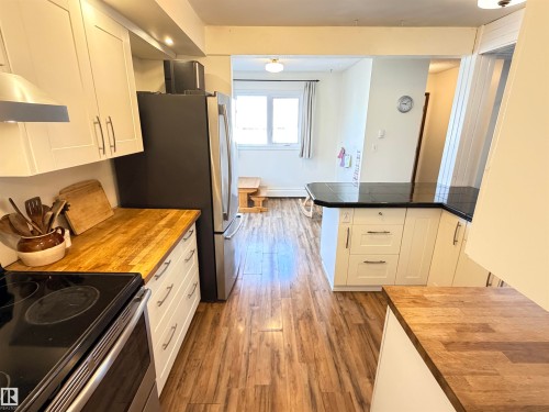 10248 109 Avenue, Westlock, AB - Indoor Photo Showing Kitchen