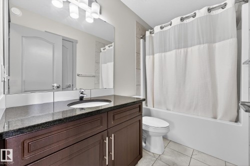 22652 97 Avenue, Edmonton, AB - Indoor Photo Showing Bathroom