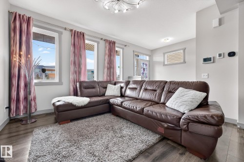 22652 97 Avenue, Edmonton, AB - Indoor Photo Showing Living Room