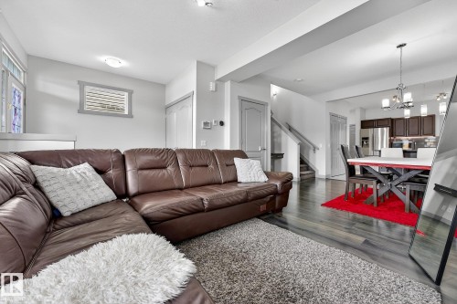 22652 97 Avenue, Edmonton, AB - Indoor Photo Showing Living Room