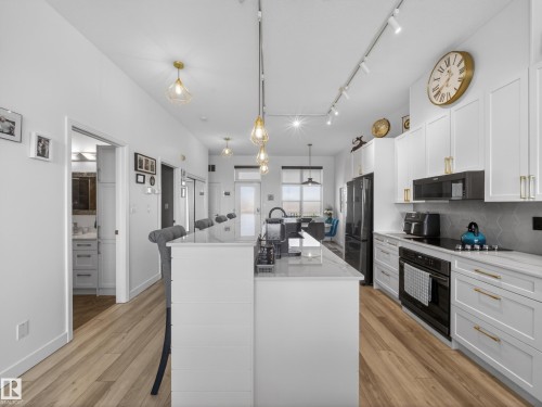 516 9507 101 Avenue, Edmonton, AB - Indoor Photo Showing Kitchen With Upgraded Kitchen