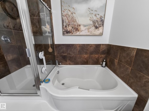 516 9507 101 Avenue, Edmonton, AB - Indoor Photo Showing Bathroom