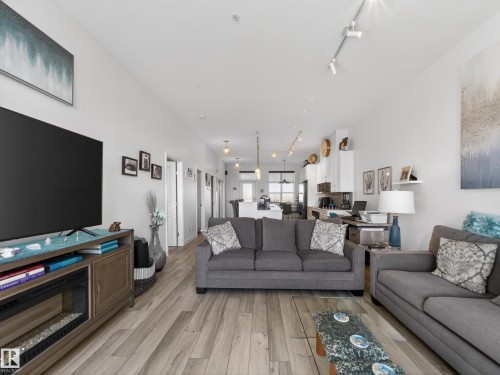 516 9507 101 Avenue, Edmonton, AB - Indoor Photo Showing Living Room