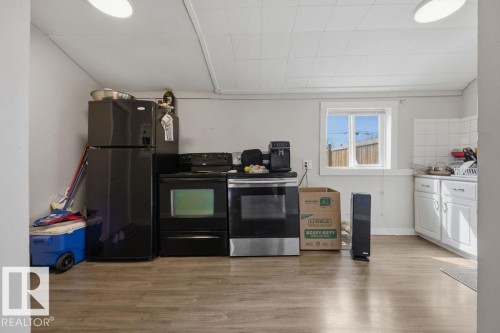 12210 95A Street, Edmonton, AB - Indoor Photo Showing Kitchen