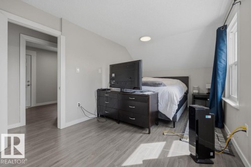 12210 95A Street, Edmonton, AB - Indoor Photo Showing Bedroom