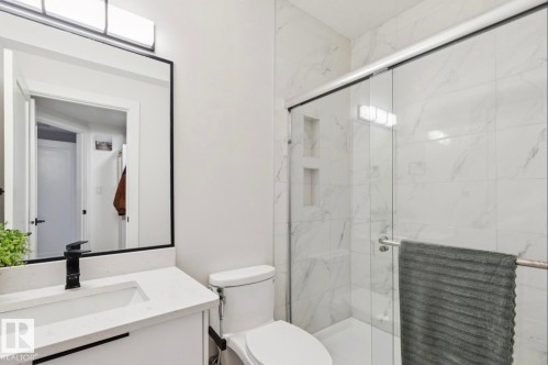 9751 223 Street, Edmonton, AB - Indoor Photo Showing Bathroom