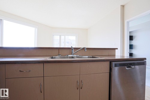 902 10504 99 Avenue, Edmonton, AB - Indoor Photo Showing Kitchen With Double Sink