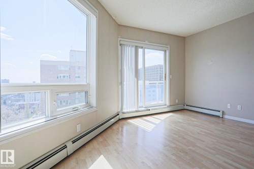 902 10504 99 Avenue, Edmonton, AB - Indoor Photo Showing Other Room