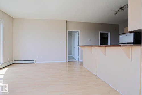 902 10504 99 Avenue, Edmonton, AB - Indoor