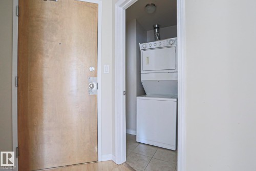 902 10504 99 Avenue, Edmonton, AB - Indoor Photo Showing Laundry Room