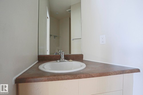 902 10504 99 Avenue, Edmonton, AB - Indoor Photo Showing Bathroom