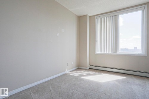 902 10504 99 Avenue, Edmonton, AB - Indoor Photo Showing Other Room