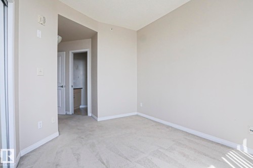 902 10504 99 Avenue, Edmonton, AB - Indoor Photo Showing Other Room