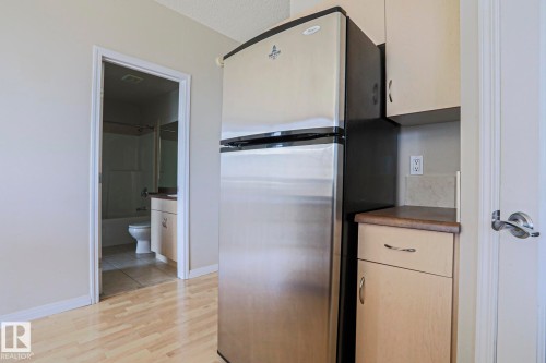 902 10504 99 Avenue, Edmonton, AB - Indoor