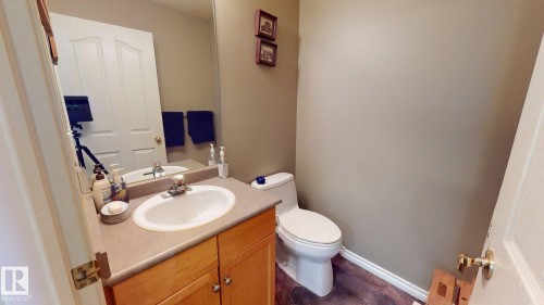 548 Wiseman Lane, Edmonton, AB - Indoor Photo Showing Bathroom