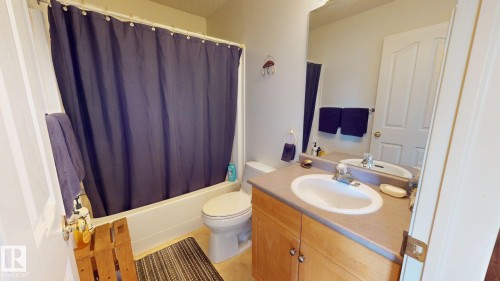 548 Wiseman Lane, Edmonton, AB - Indoor Photo Showing Bathroom