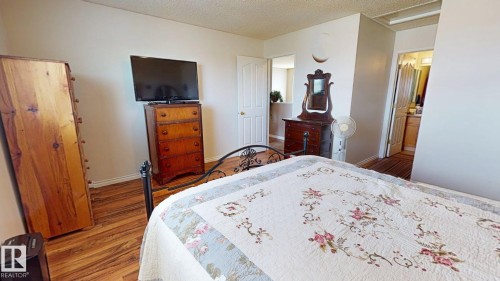 548 Wiseman Lane, Edmonton, AB - Indoor Photo Showing Bedroom
