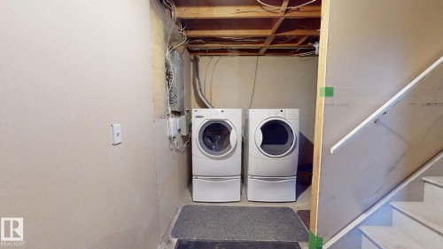 548 Wiseman Lane, Edmonton, AB - Indoor Photo Showing Laundry Room