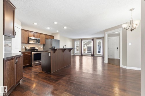 552 178A Street, Edmonton, AB - Indoor Photo Showing Kitchen
