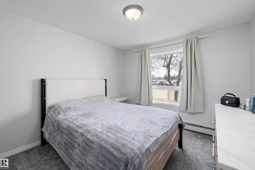 1128 330 Clareview Station Drive, Edmonton, AB - Indoor Photo Showing Bedroom