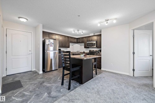 1128 330 Clareview Station Drive, Edmonton, AB - Indoor Photo Showing Kitchen