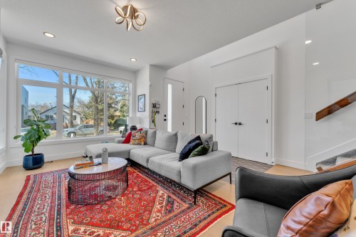 10227 146 Street, Edmonton, AB - Indoor Photo Showing Living Room