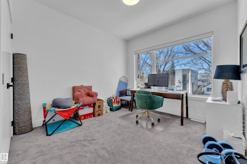 10227 146 Street, Edmonton, AB - Indoor Photo Showing Office