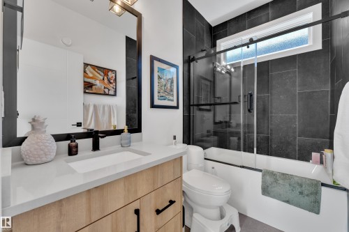10227 146 Street, Edmonton, AB - Indoor Photo Showing Bathroom