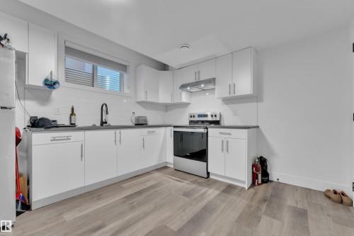 10227 146 Street, Edmonton, AB - Indoor Photo Showing Kitchen